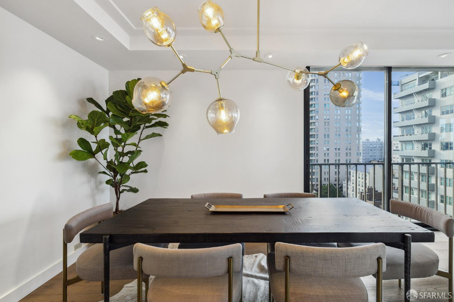 999 Green Street # 1101