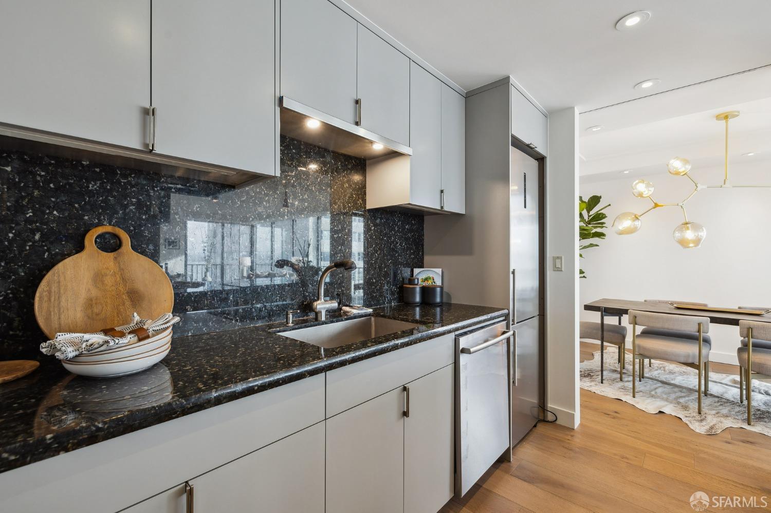 999 Green Street # 1101