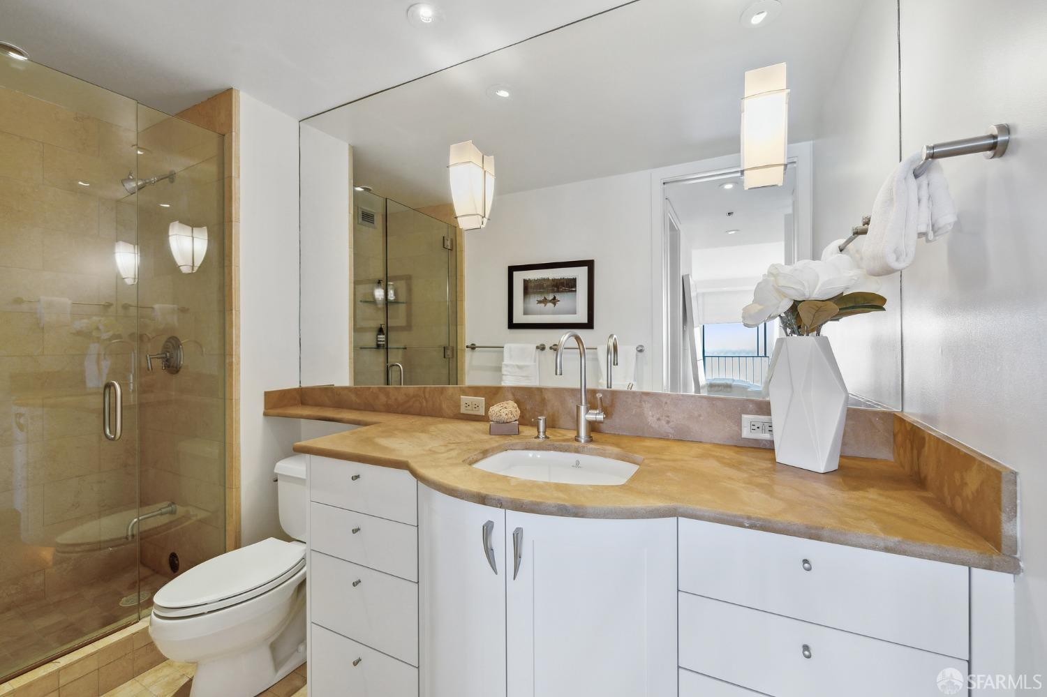 999 Green Street # 1101