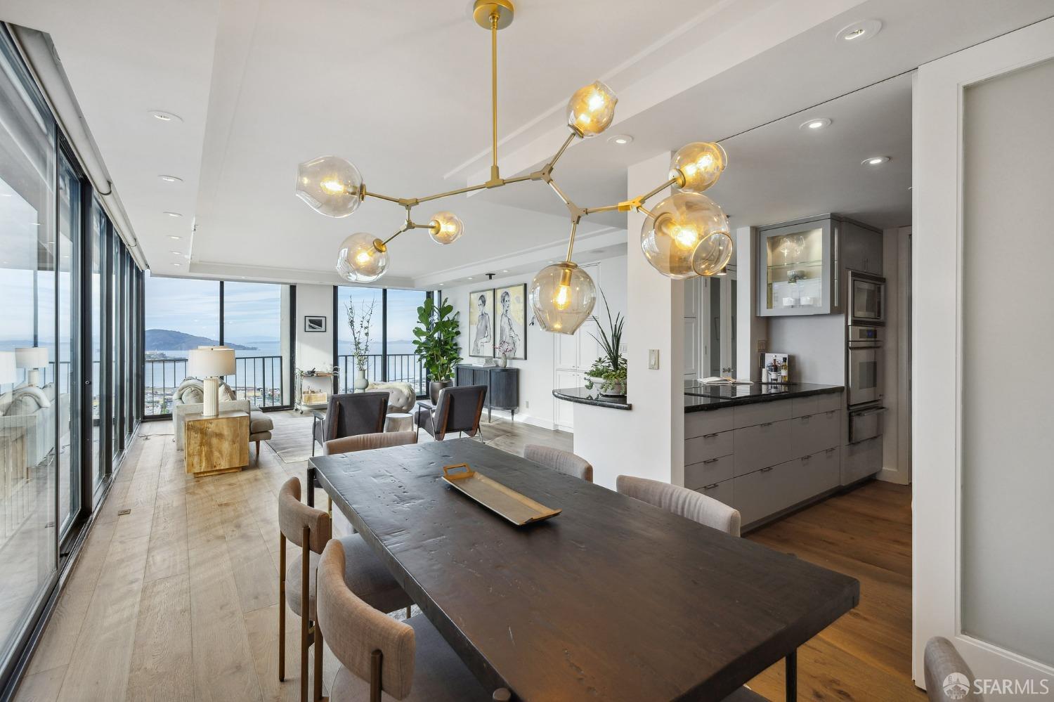 999 Green Street # 1101