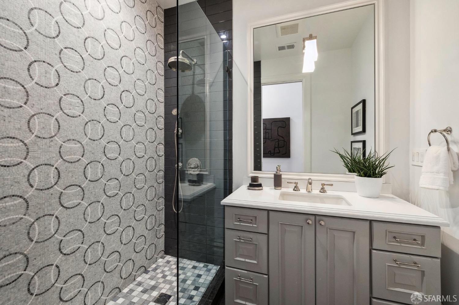 3044 California Street