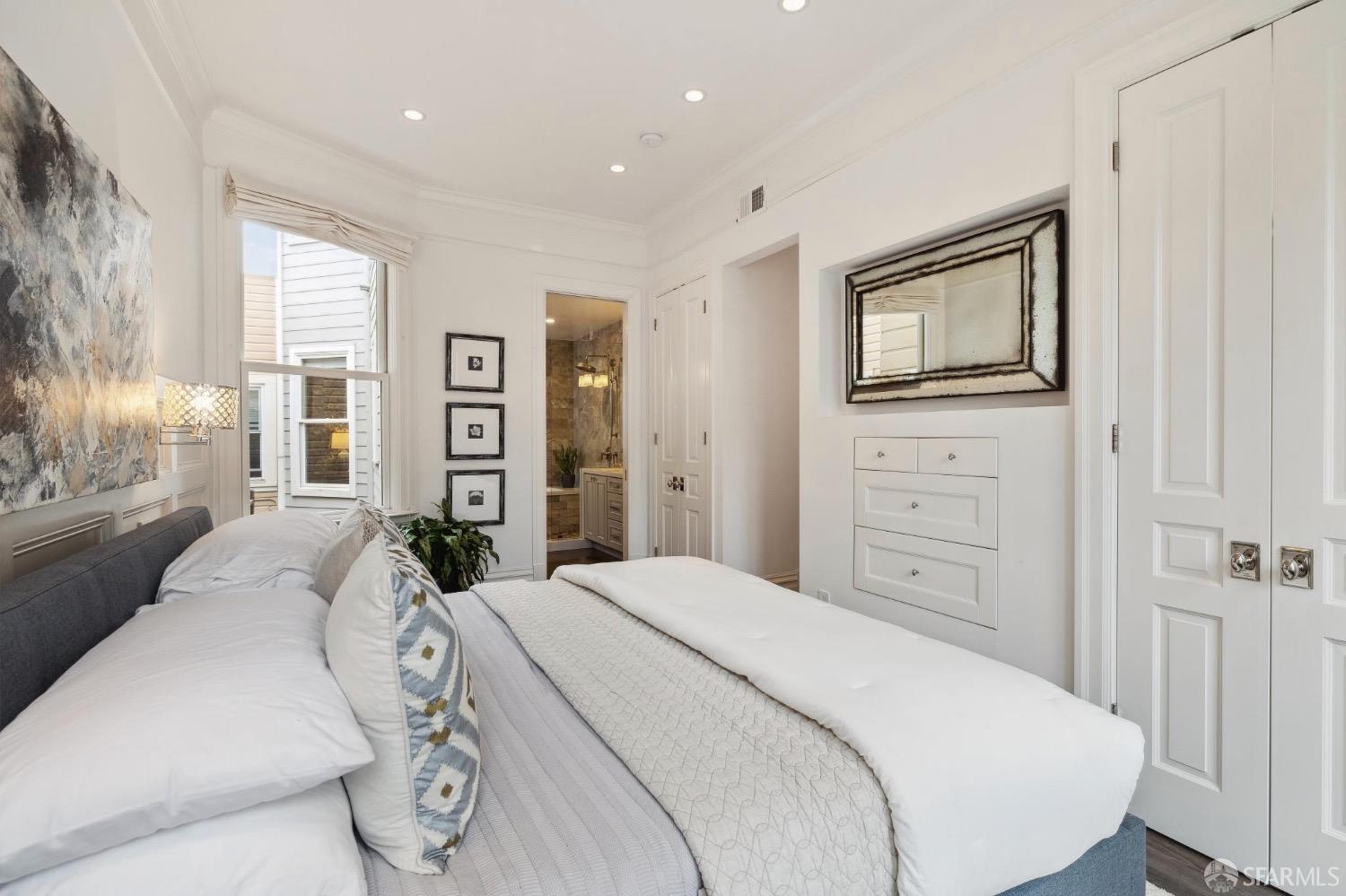 3044 California Street