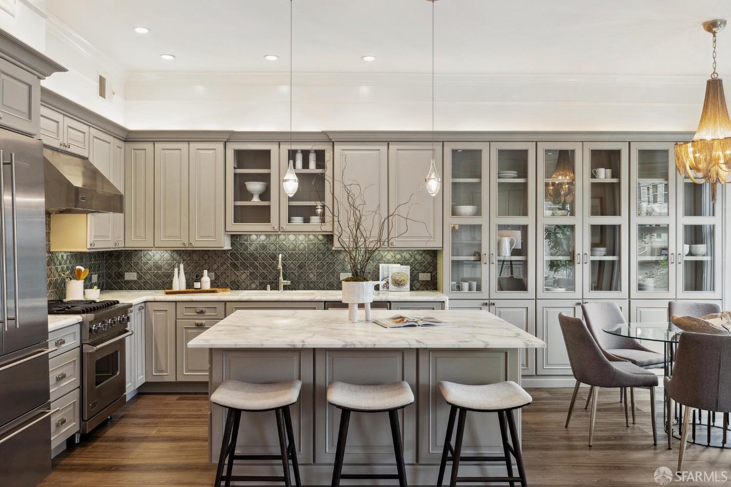 3044 California Street