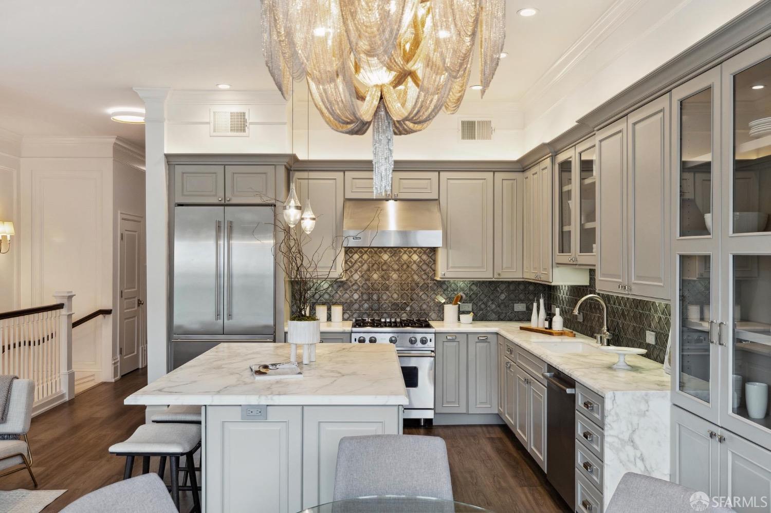 3044 California Street