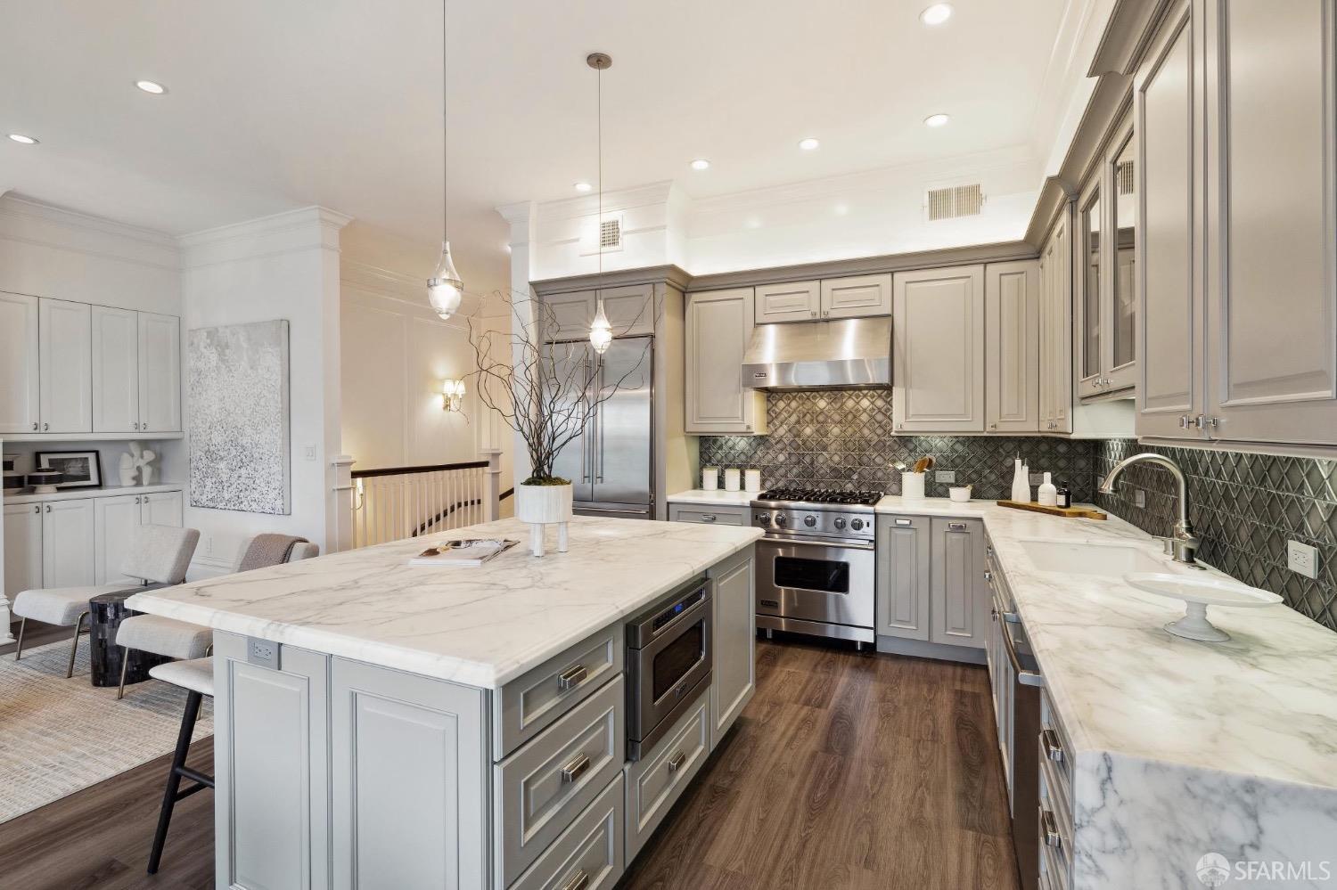 3044 California Street