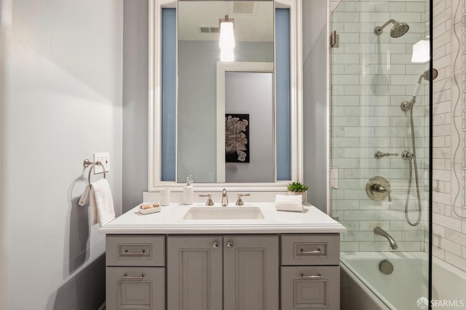 3044 California Street