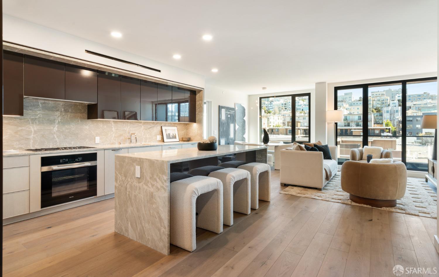 2525 Van Ness Avenue # 4 Unit: PH 4