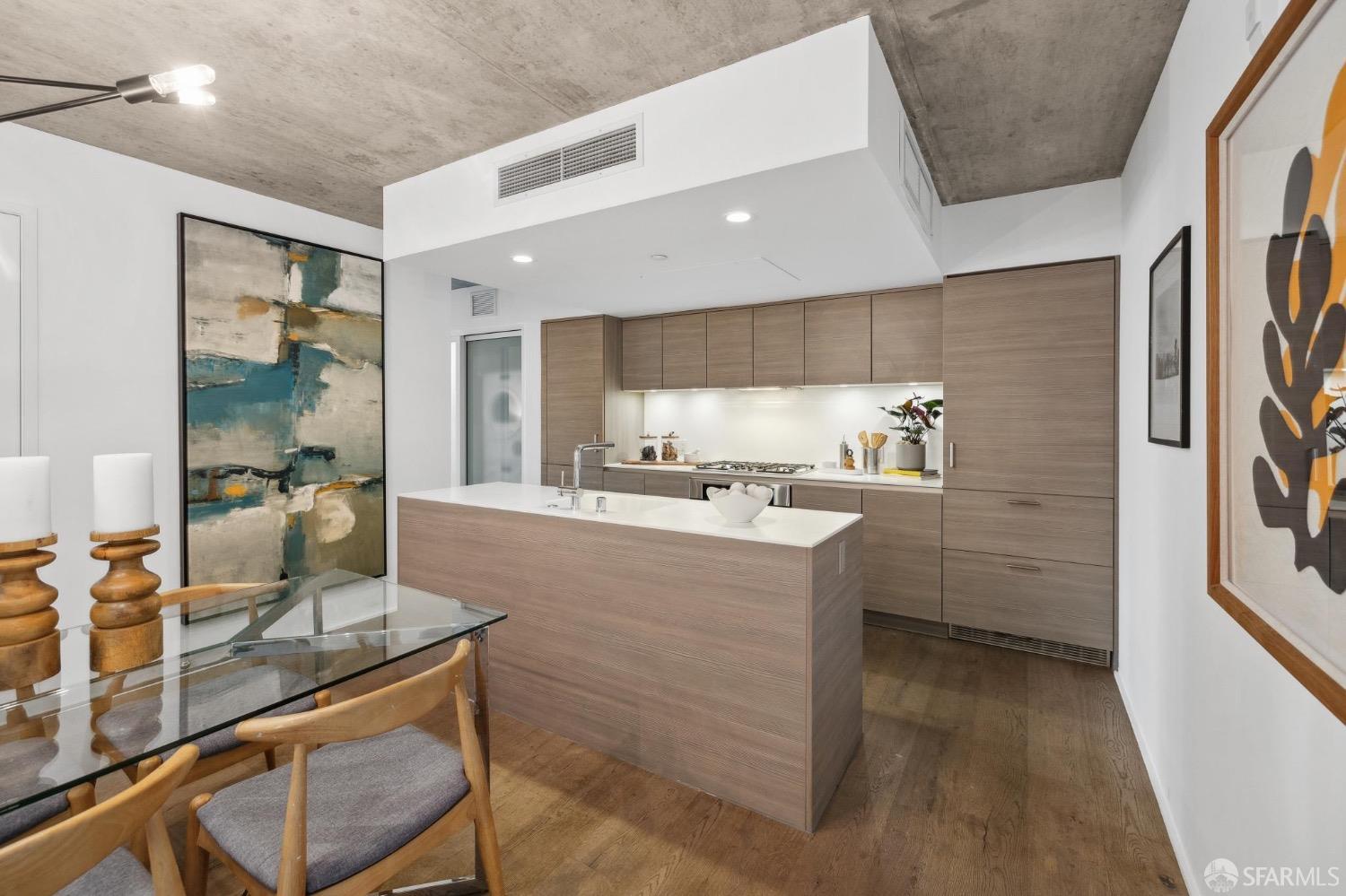 8 Octavia Street # 404