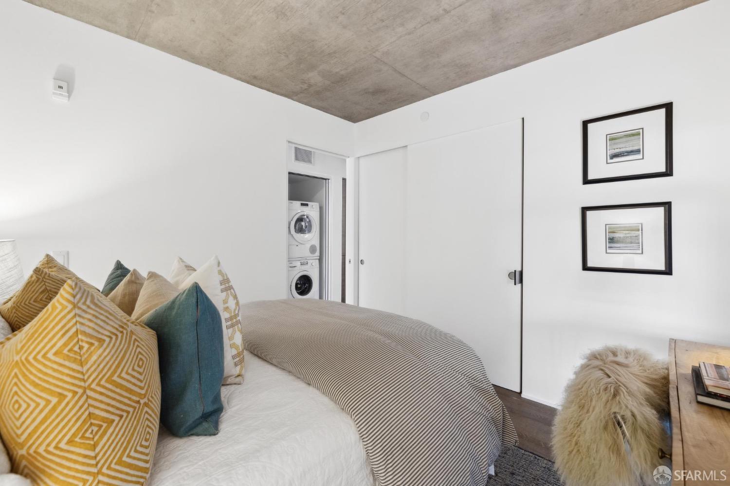 8 Octavia Street # 404