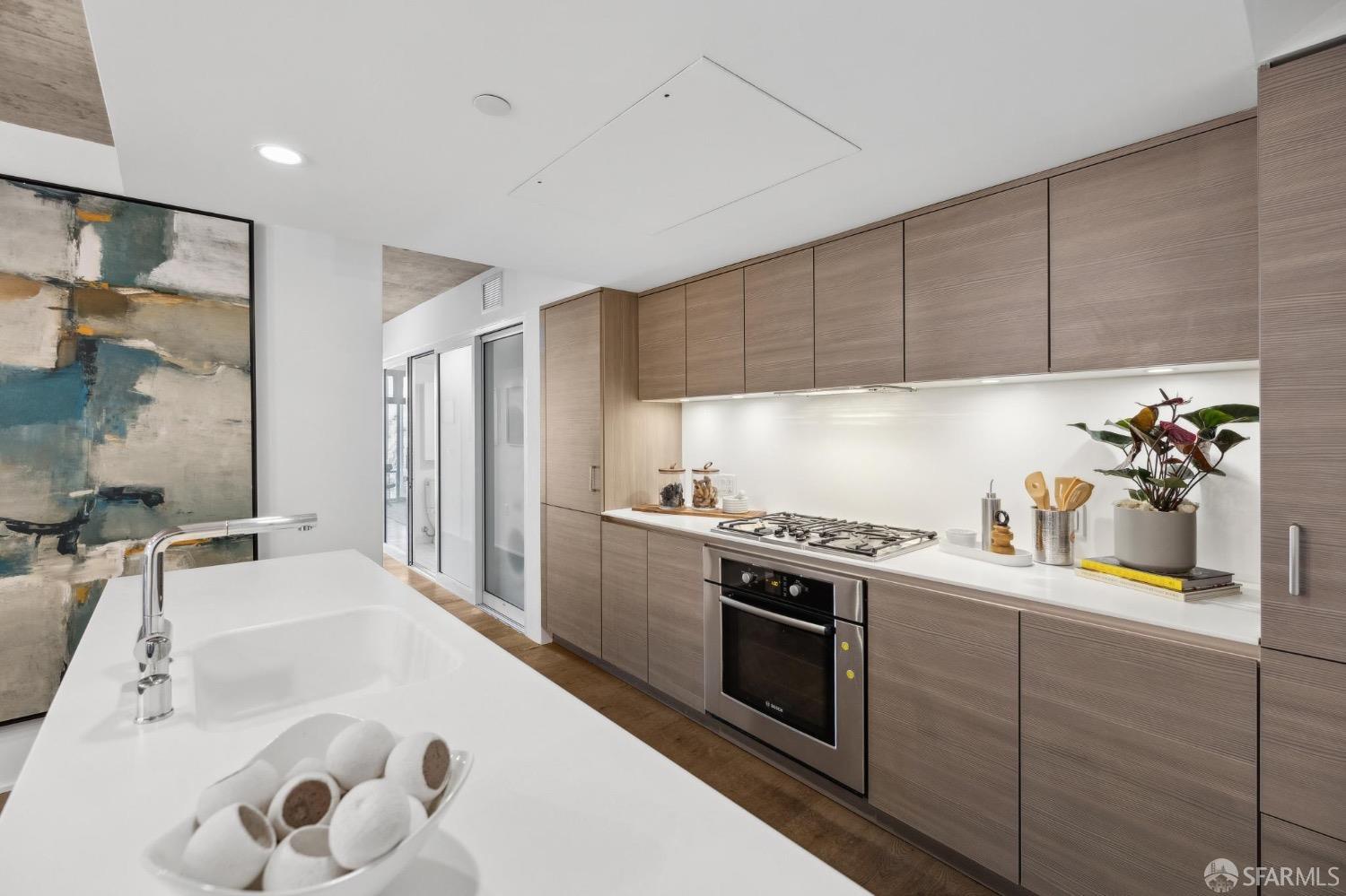 8 Octavia Street # 404