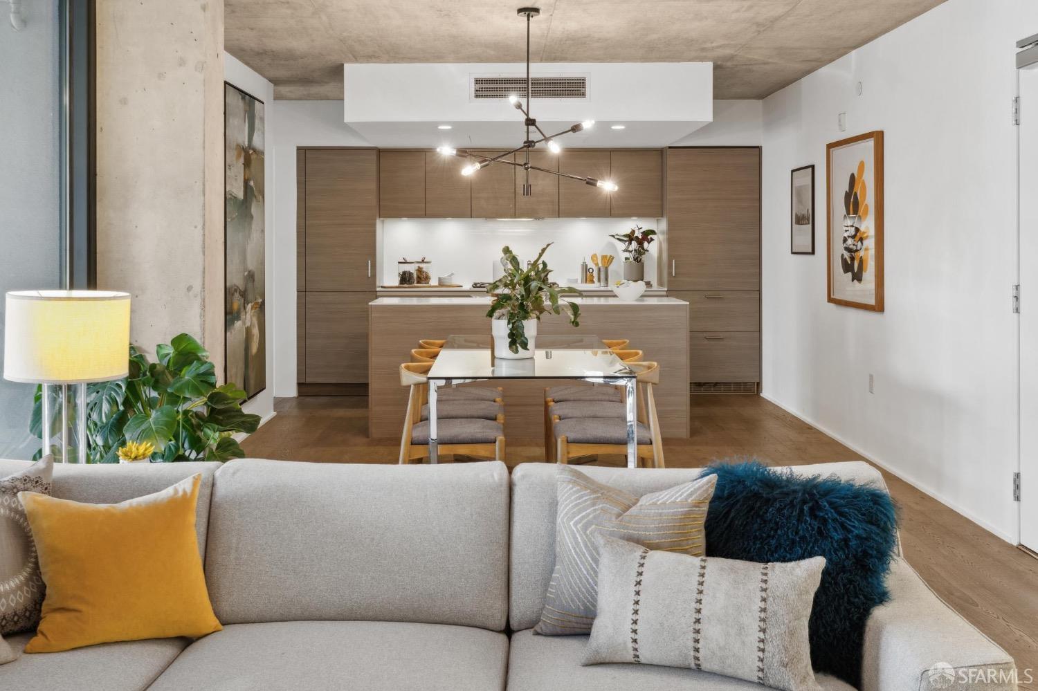 8 Octavia Street # 404