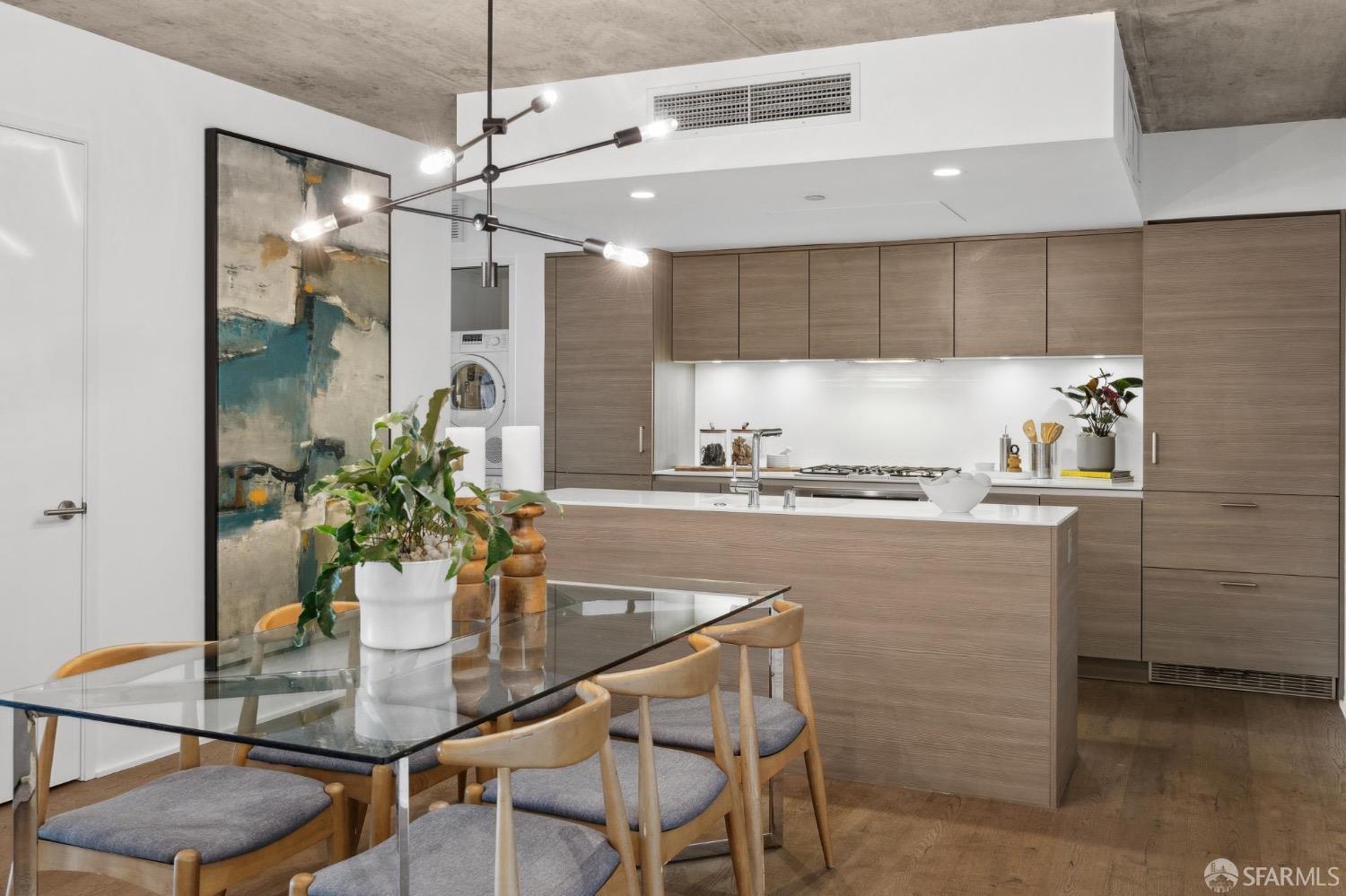 8 Octavia Street # 404