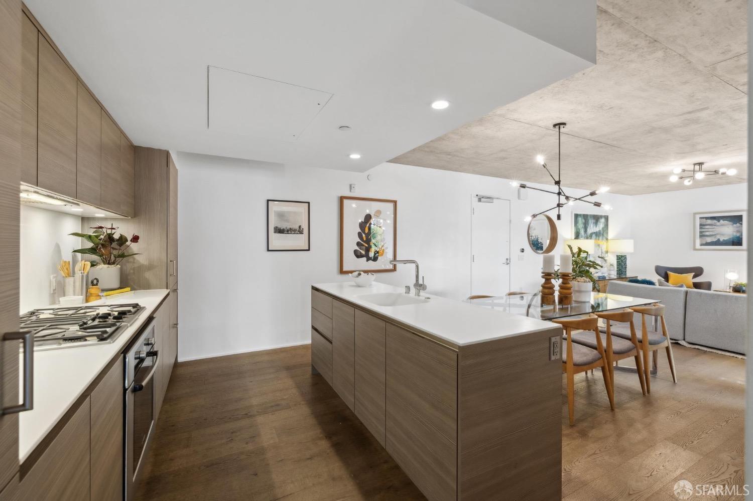 8 Octavia Street # 404