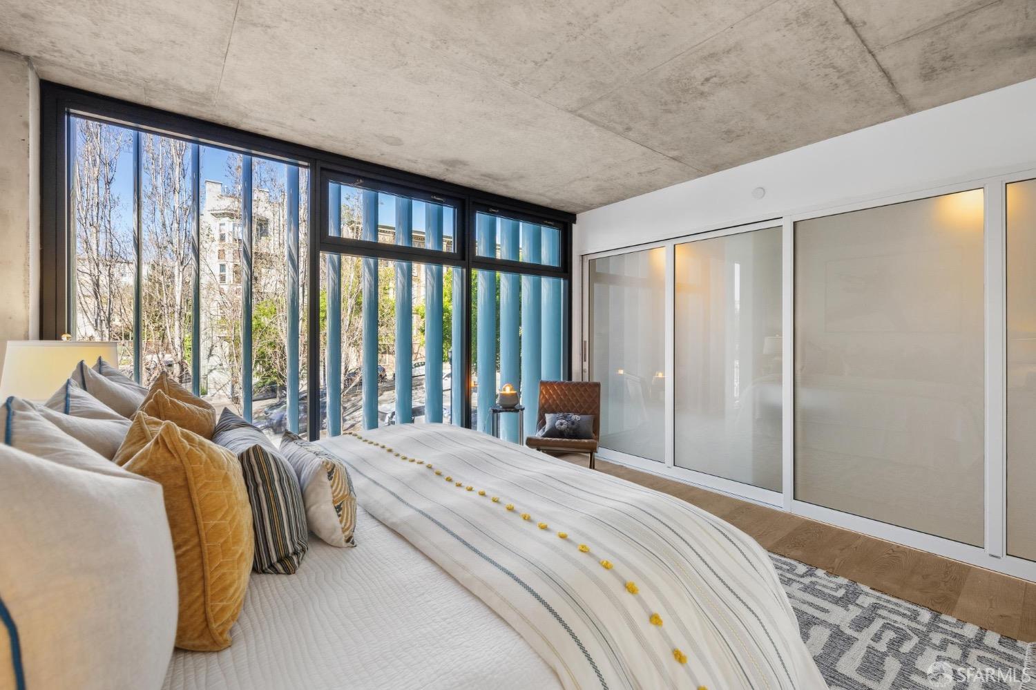 8 Octavia Street # 404