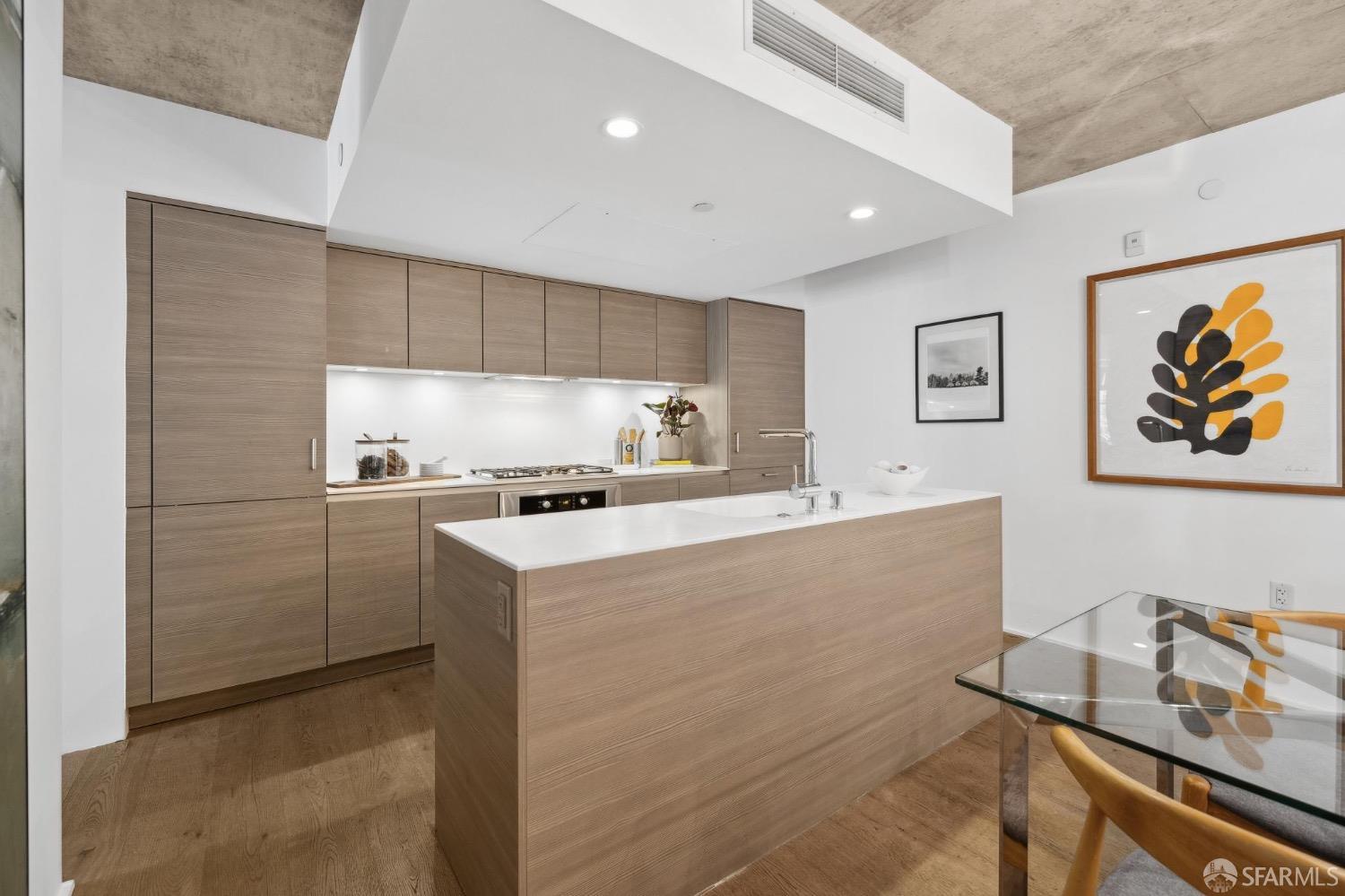 8 Octavia Street # 404