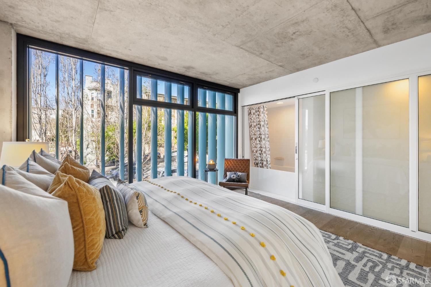 8 Octavia Street # 404