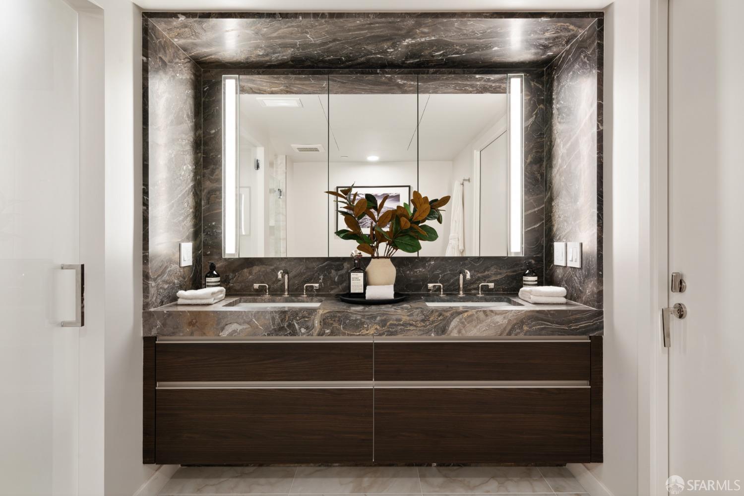 2525 Van Ness Avenue # 401