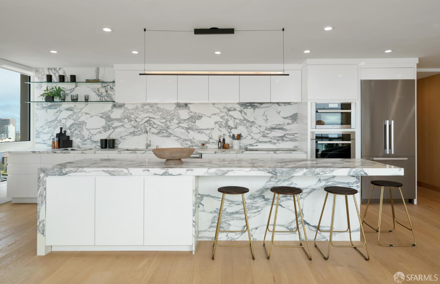 1070 Green Street # 801