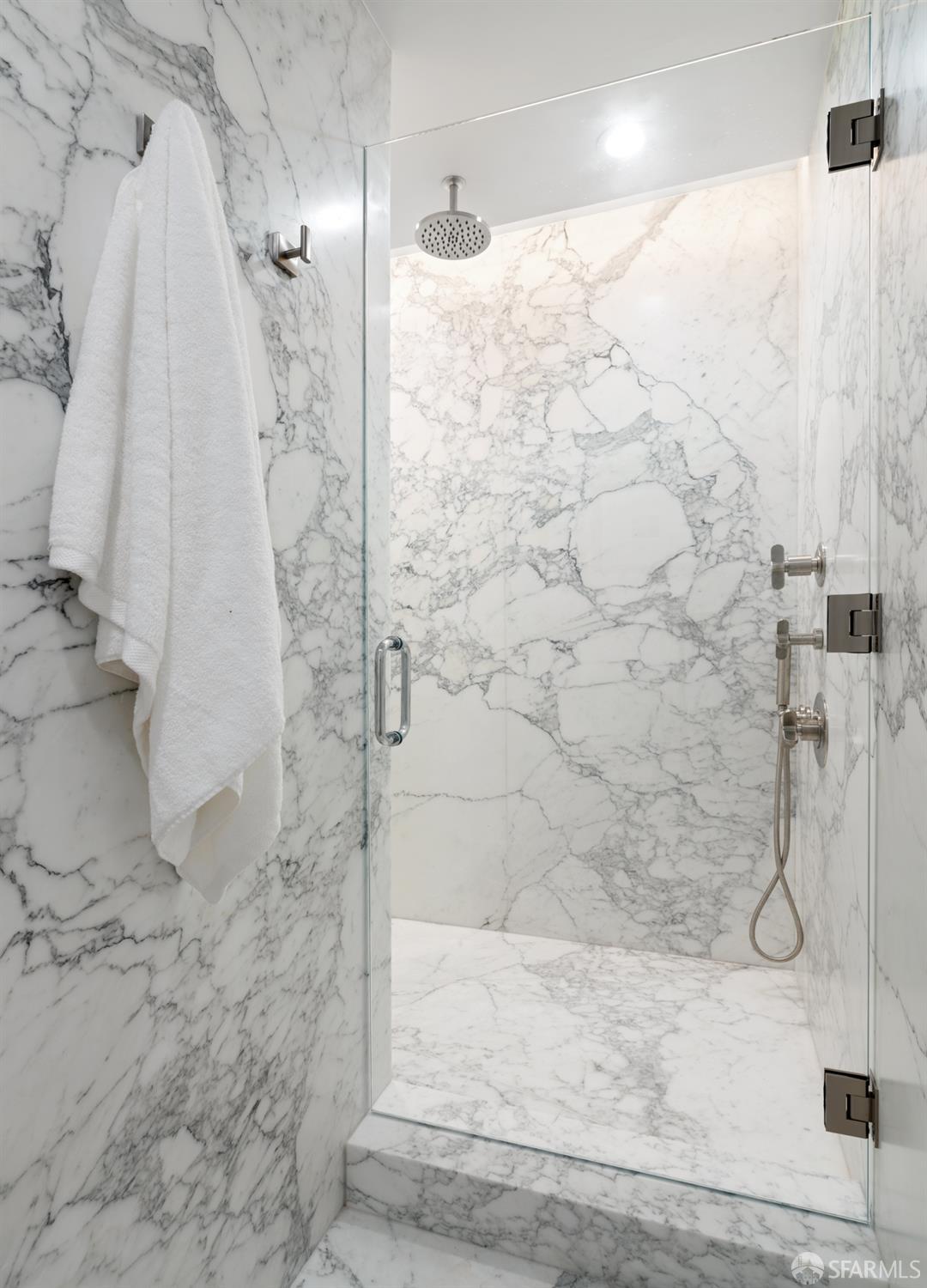 1070 Green Street # 801