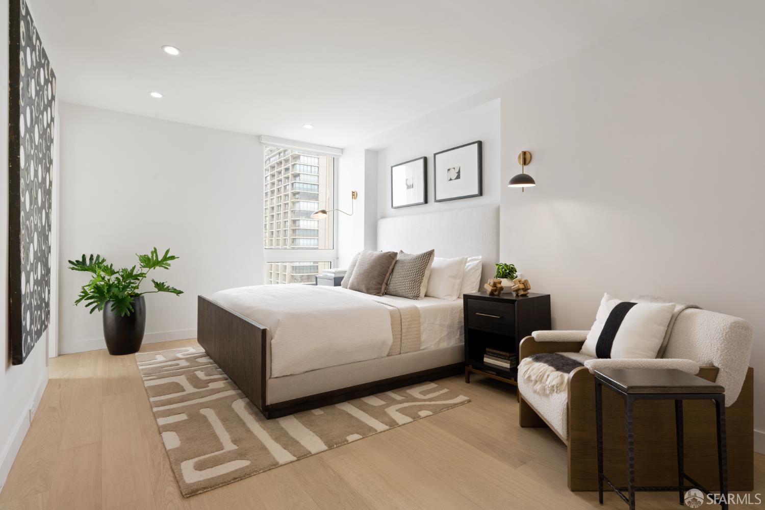 1070 Green Street # 801