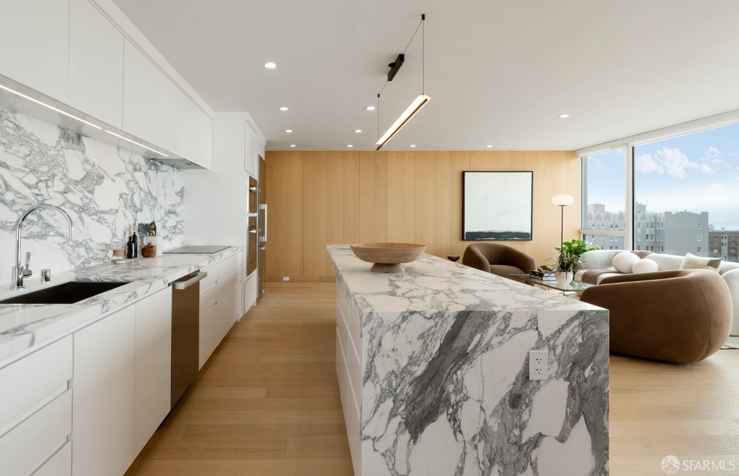 1070 Green Street # 801