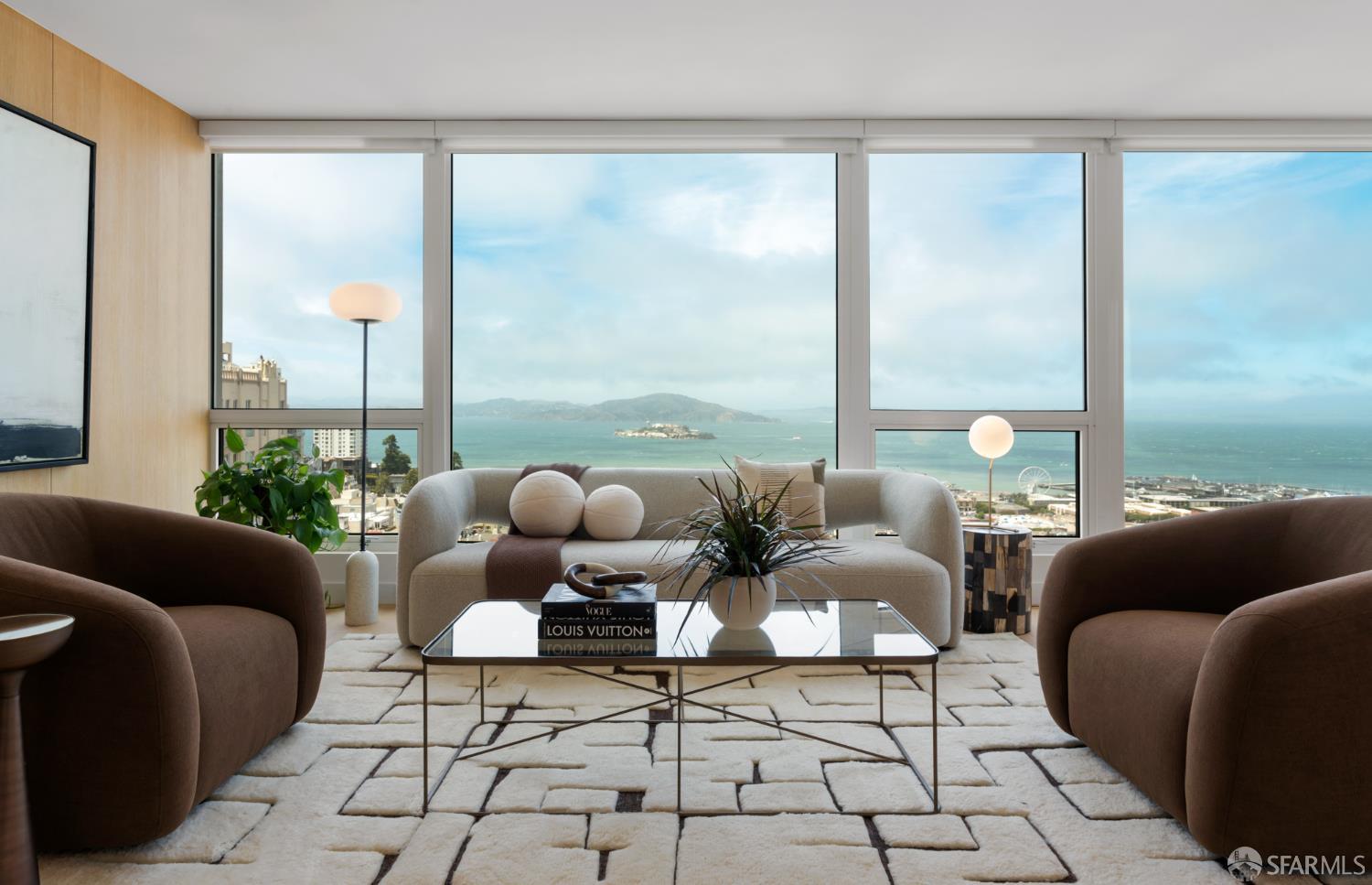 1070 Green Street # 801