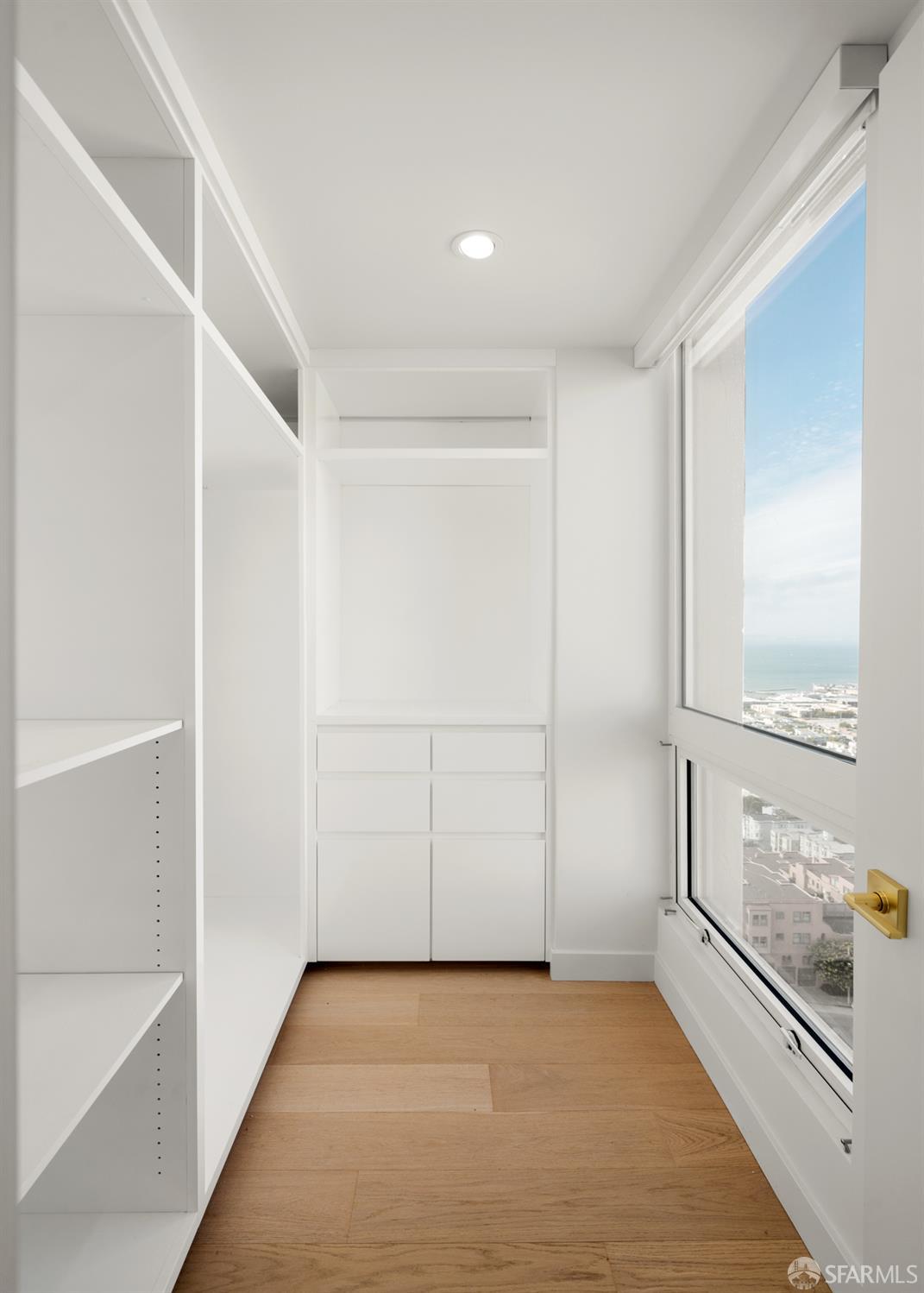 1070 Green Street # 801