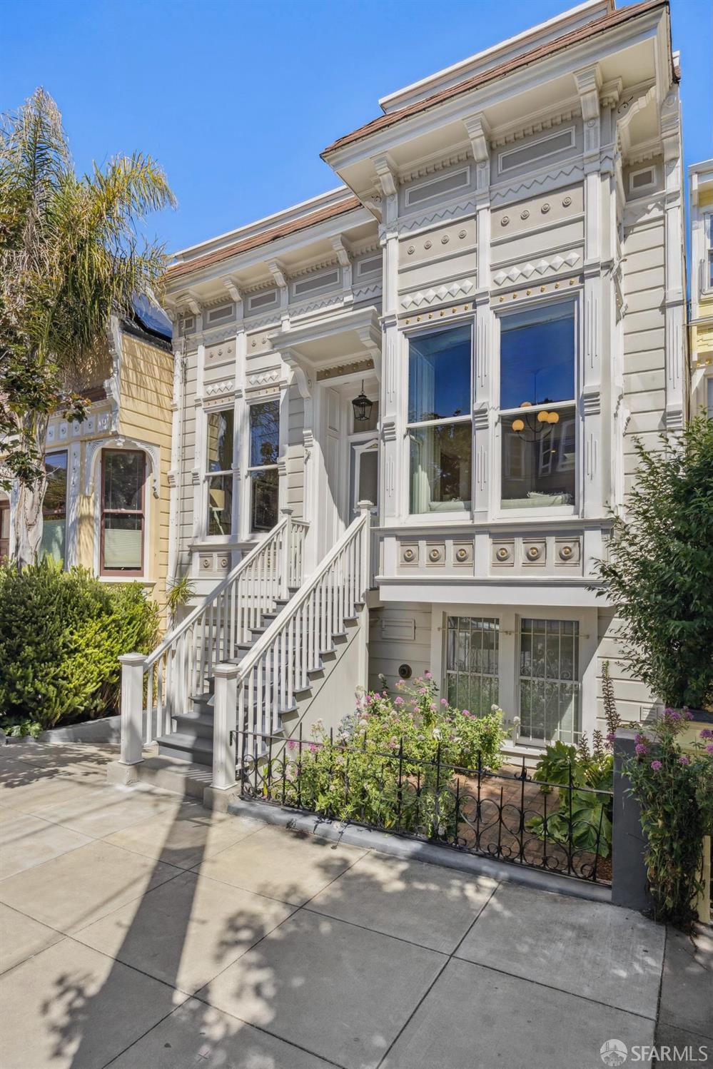 219 Douglass Street