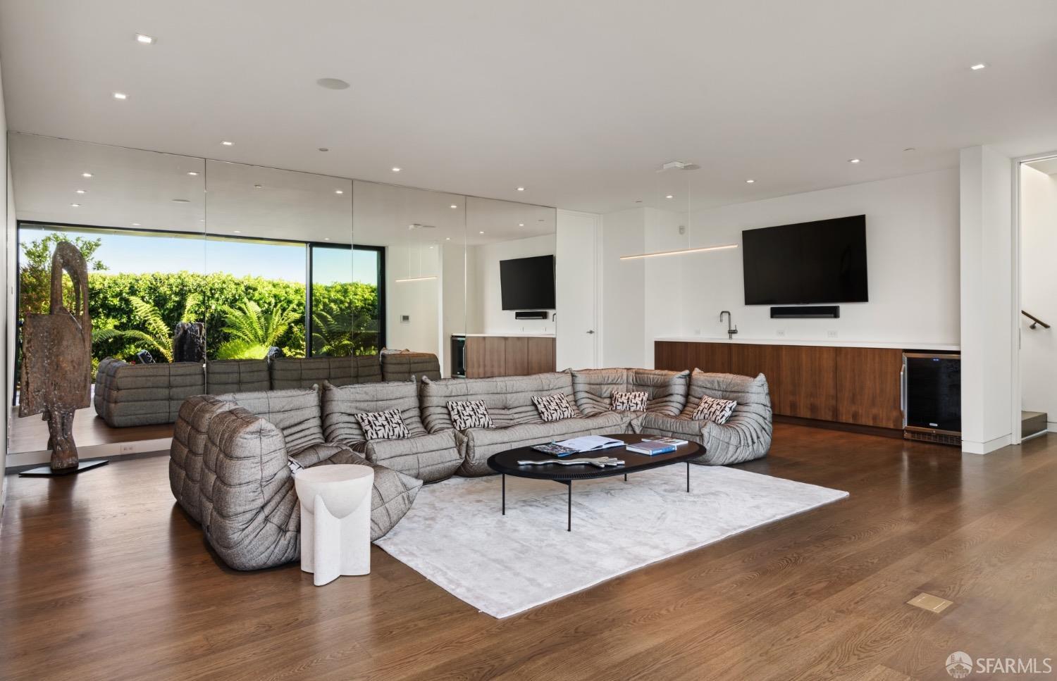 150 Glenbrook Avenue