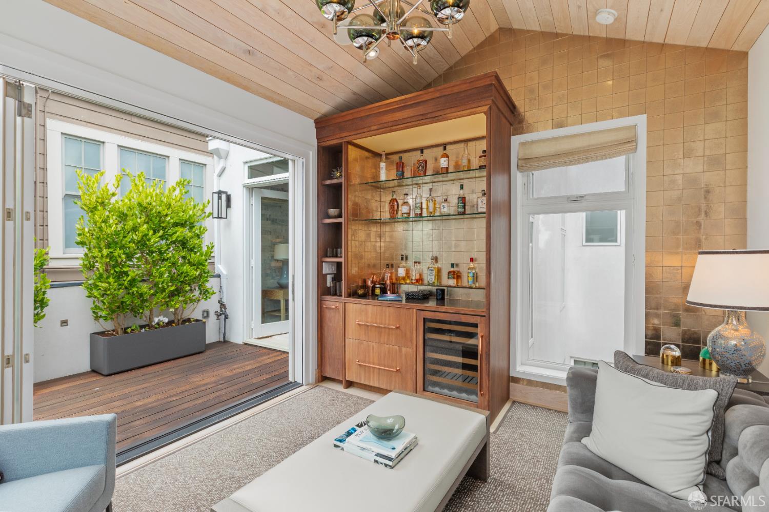 2215 California Street