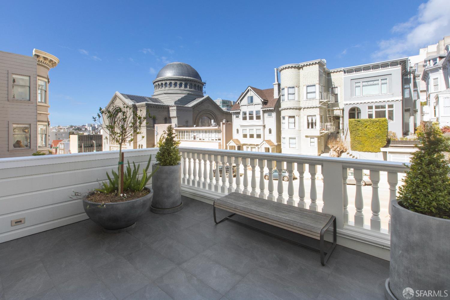 2215 California Street