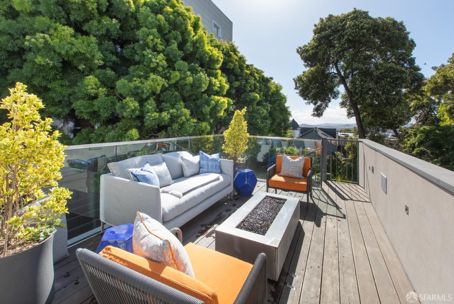 2215 California Street