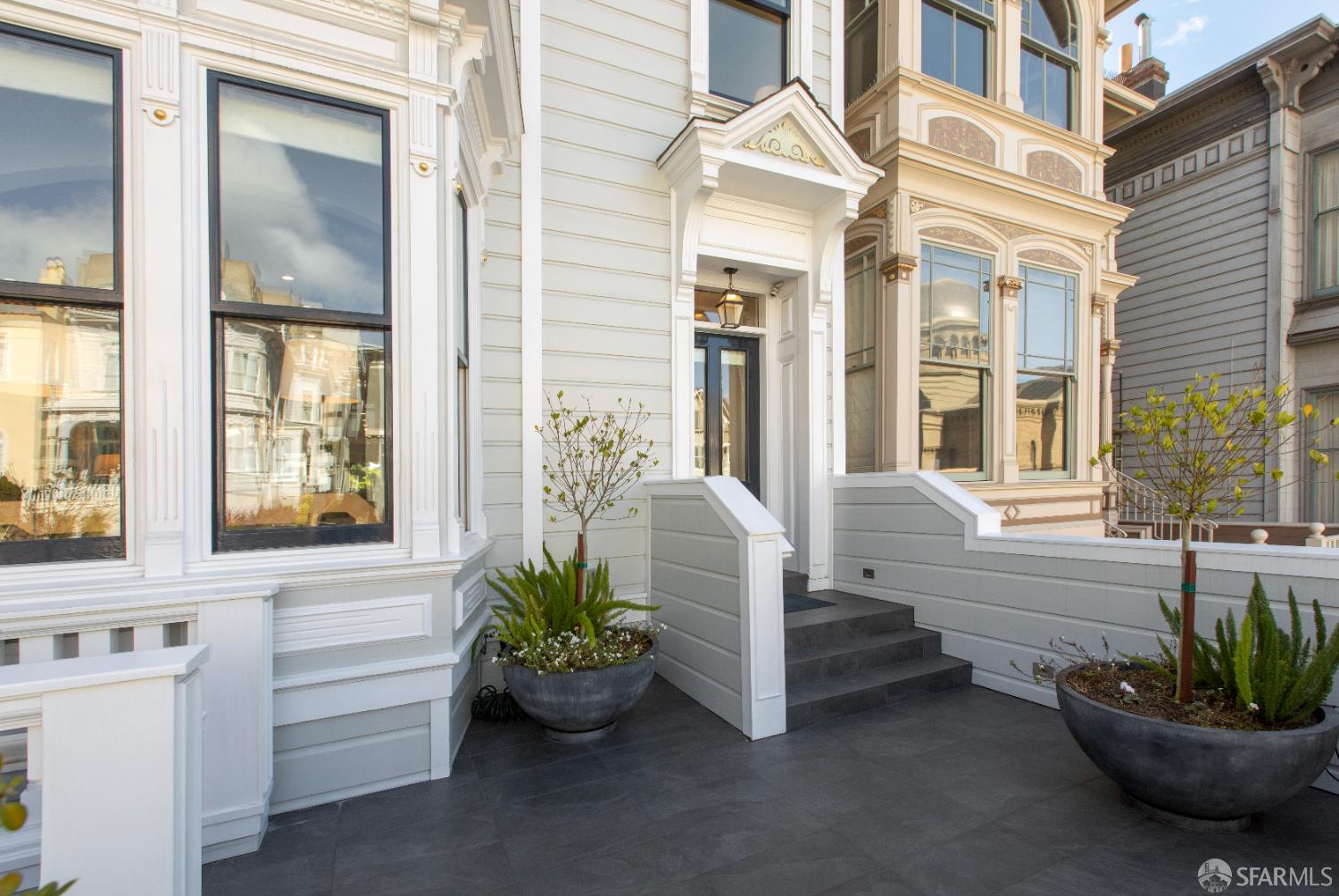 2215 California Street