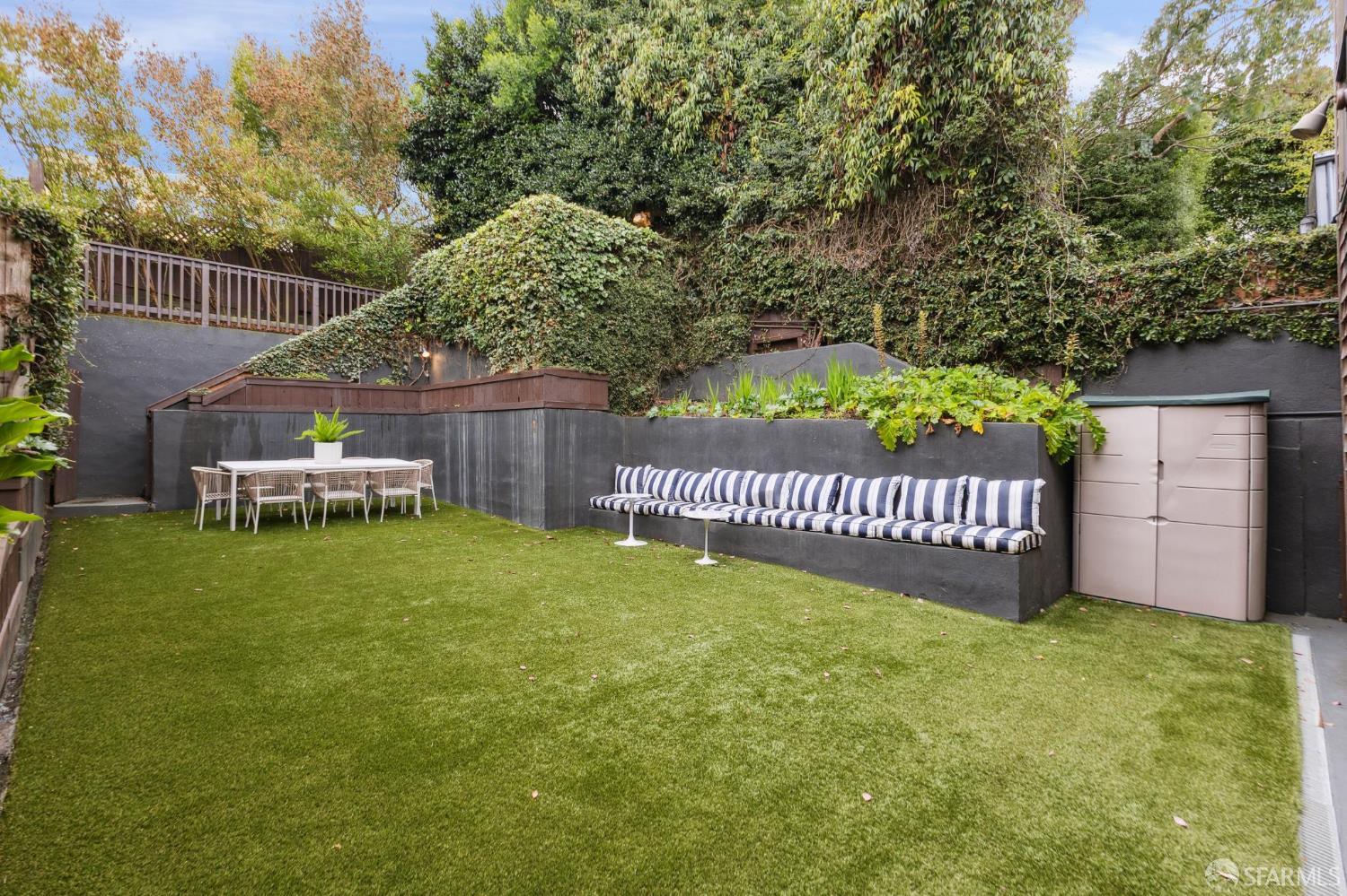 4335 Cesar Chavez Street