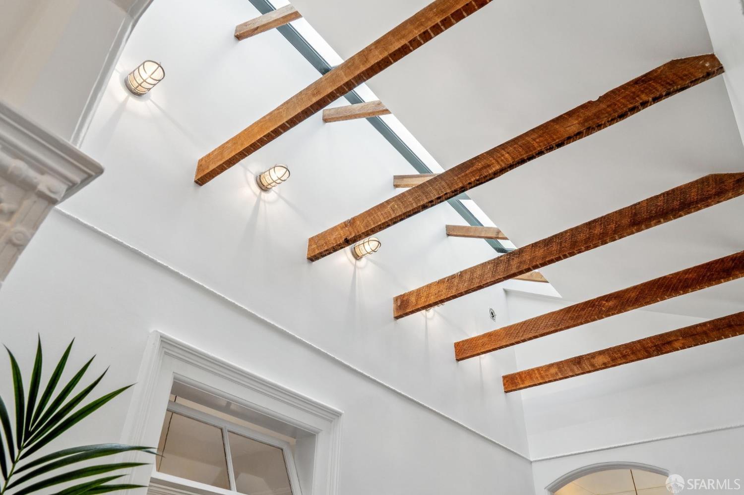 1321 S Van Ness Avenue