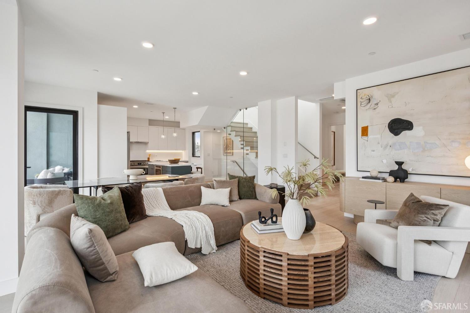 4135 California Street # 6