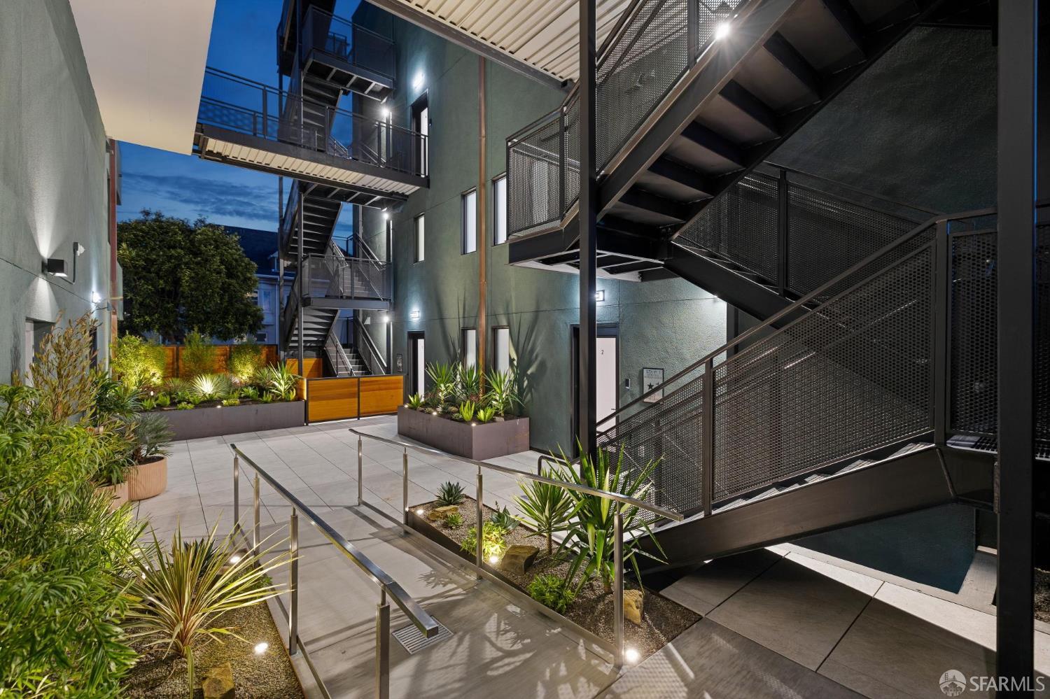 4135 California Street # 6