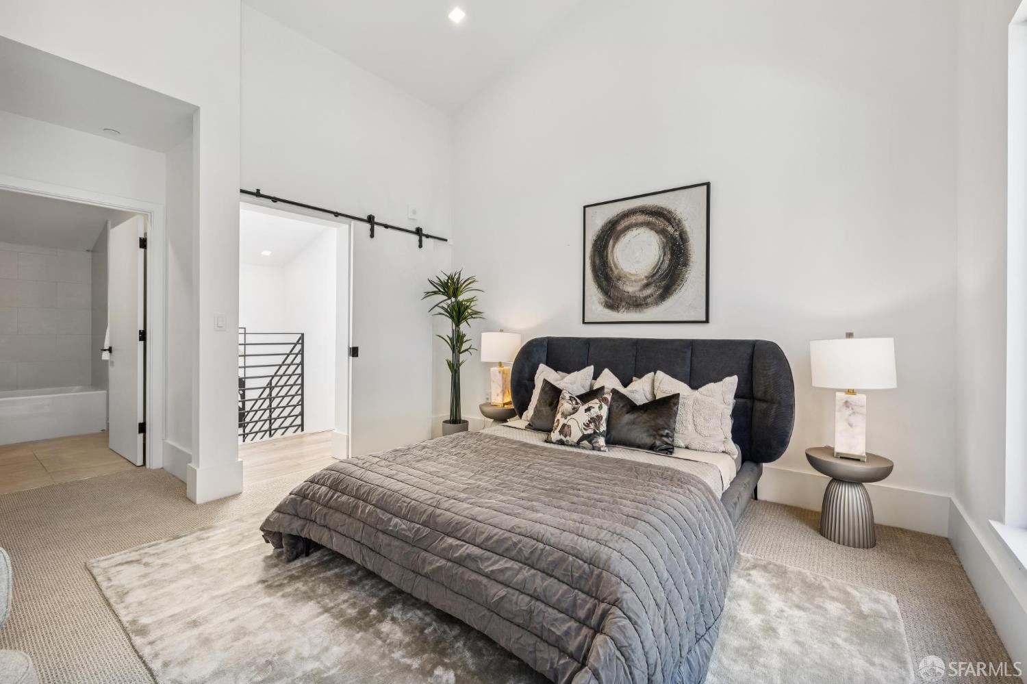 1288 Howard Street # 330