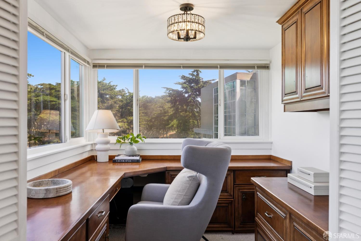 22 25th Avenue