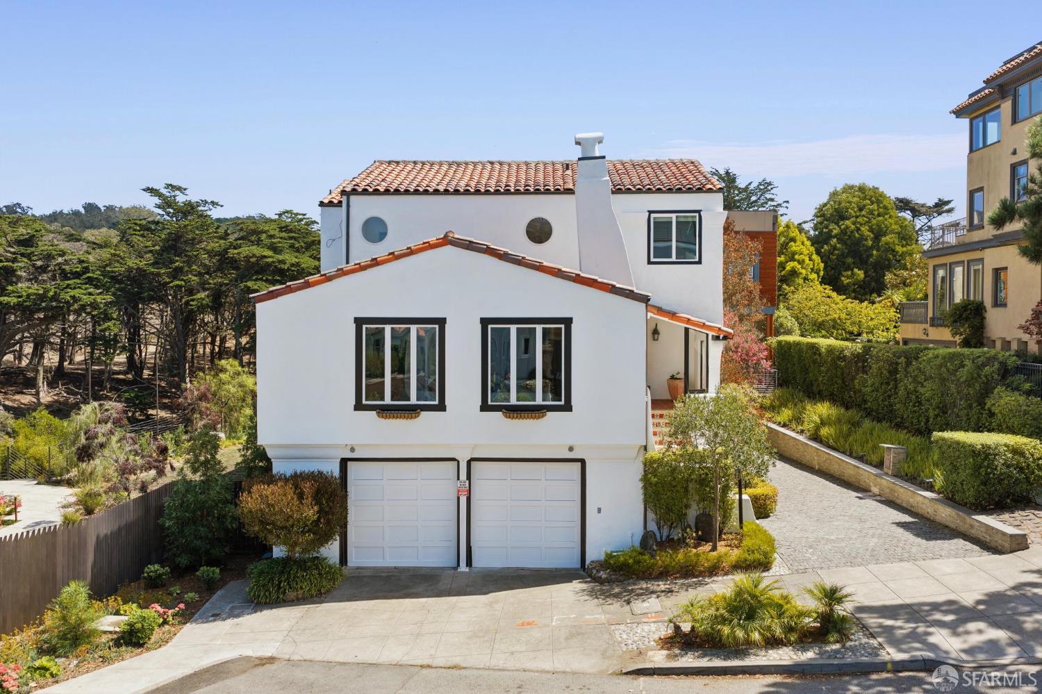 22 25th Avenue