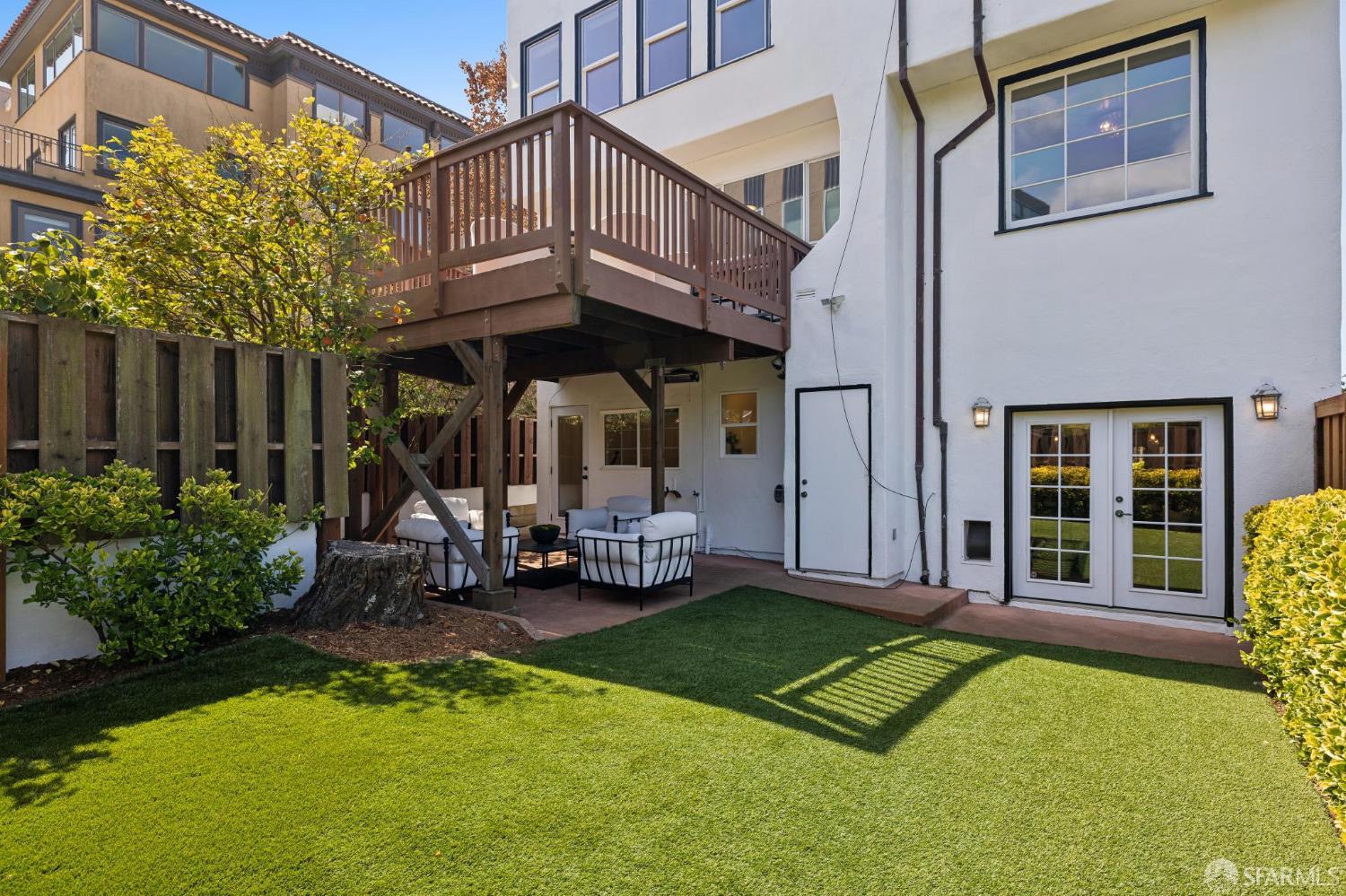22 25th Avenue