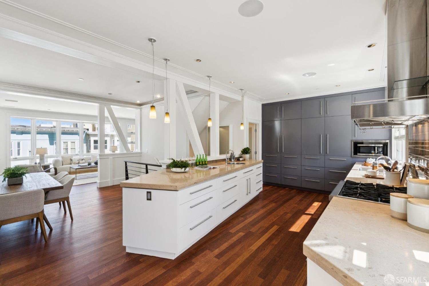 659 Greenwich Street