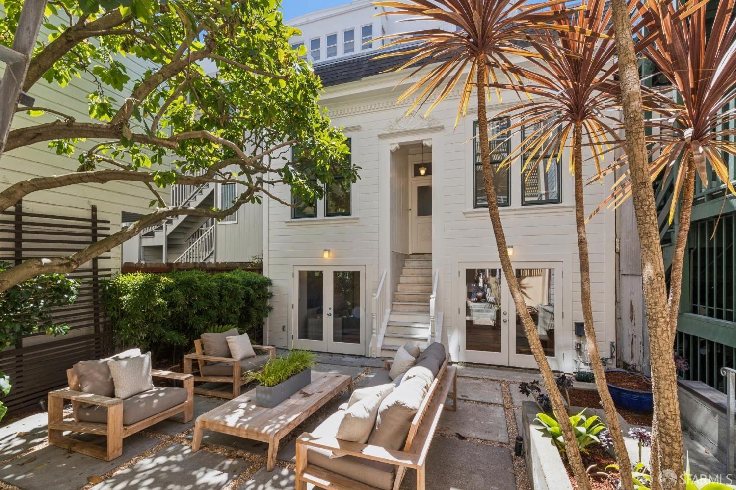 659 Greenwich Street