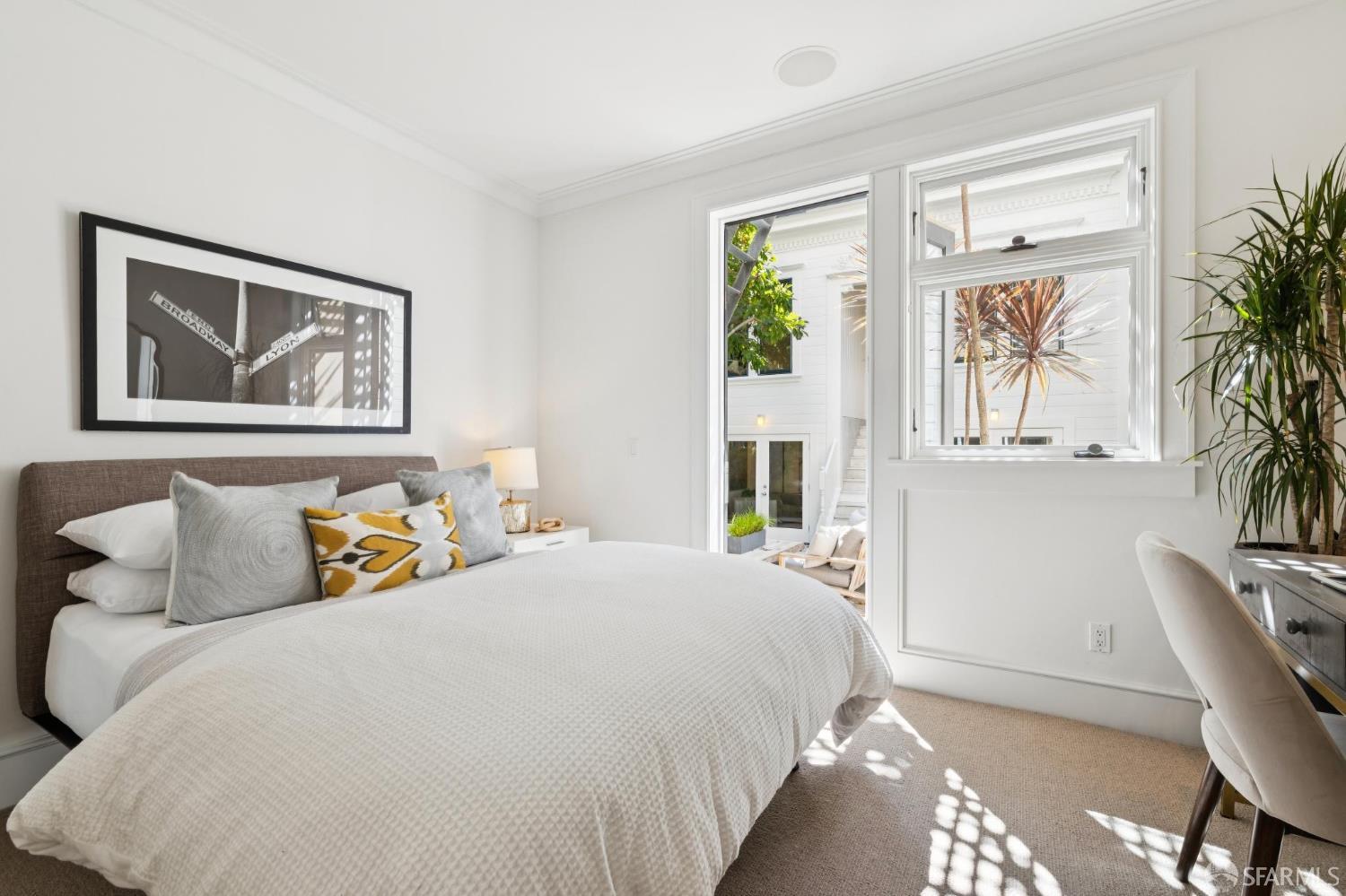659 Greenwich Street