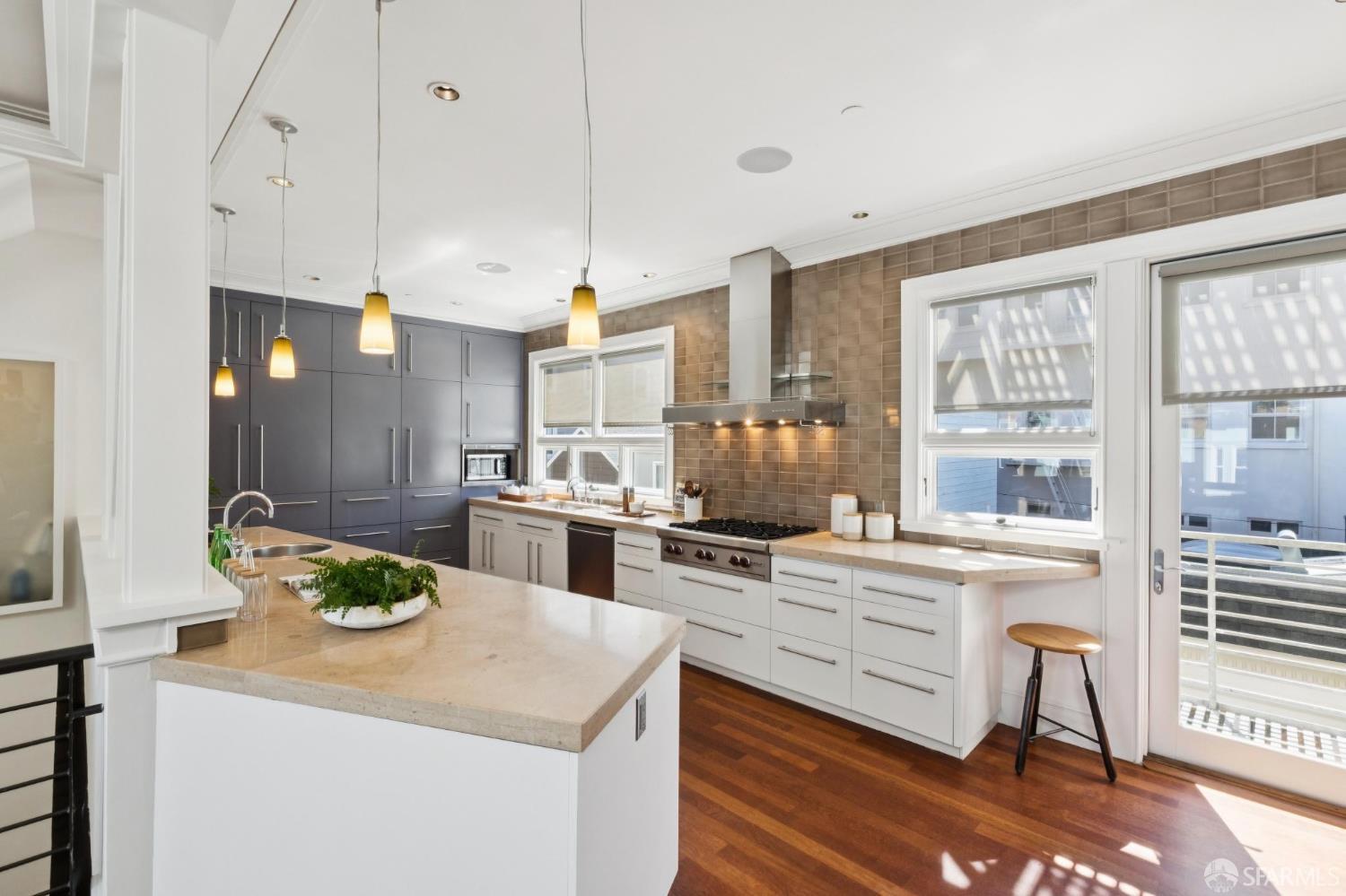659 Greenwich Street