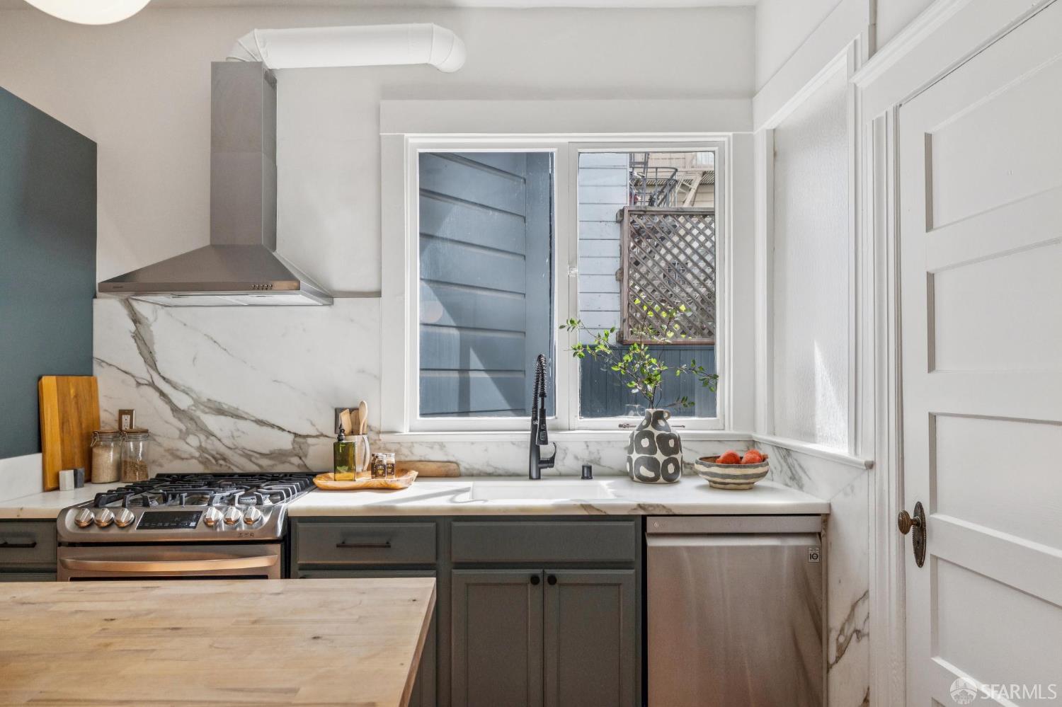 86 Elgin Park
