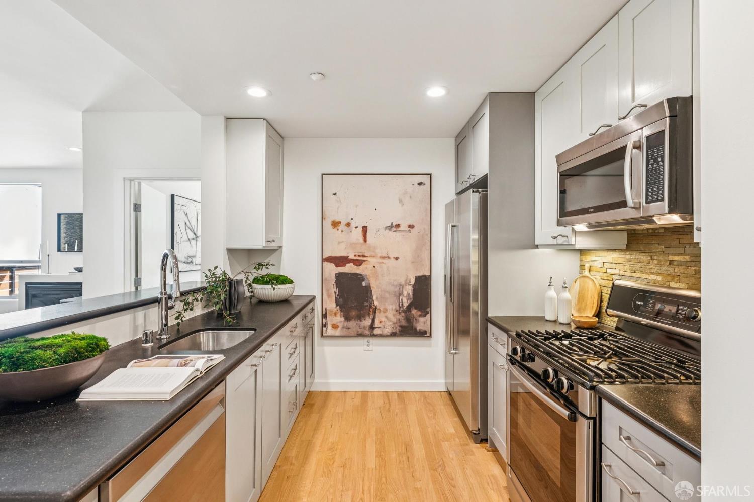 1521 Sutter Street # 306