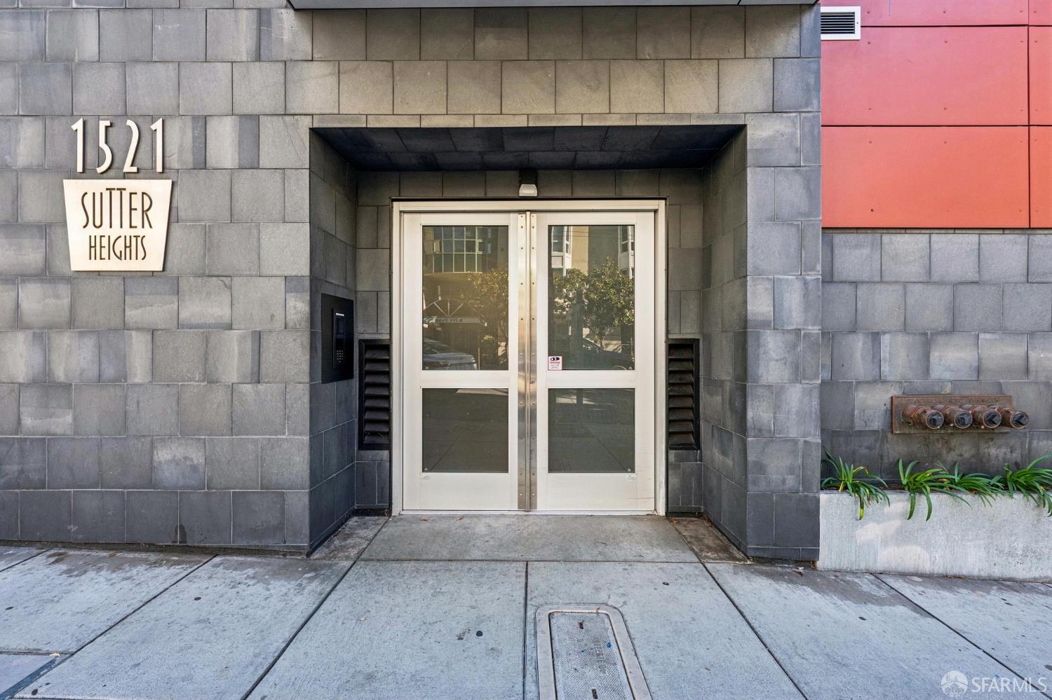 1521 Sutter Street # 306