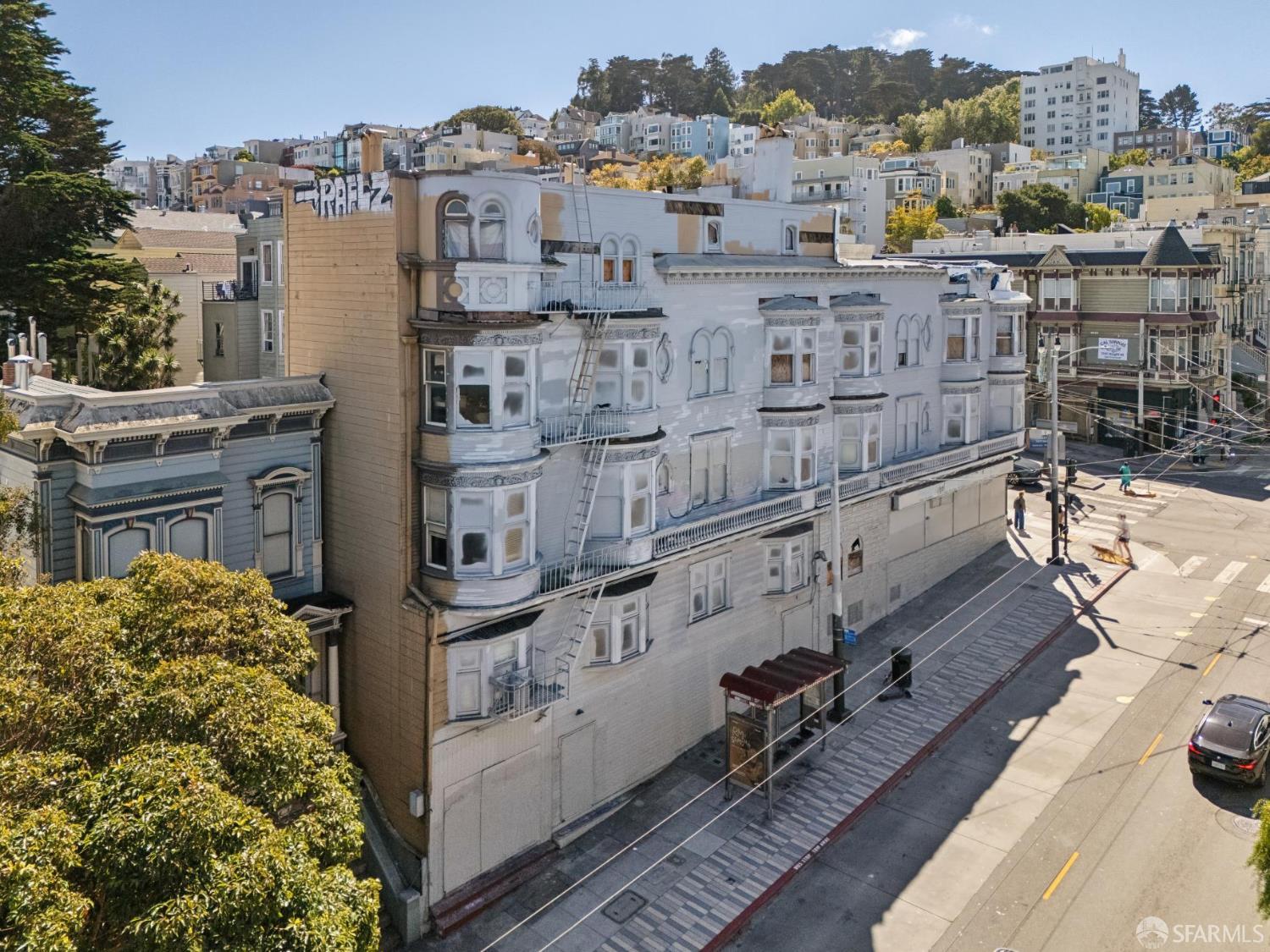 244 Divisadero Street