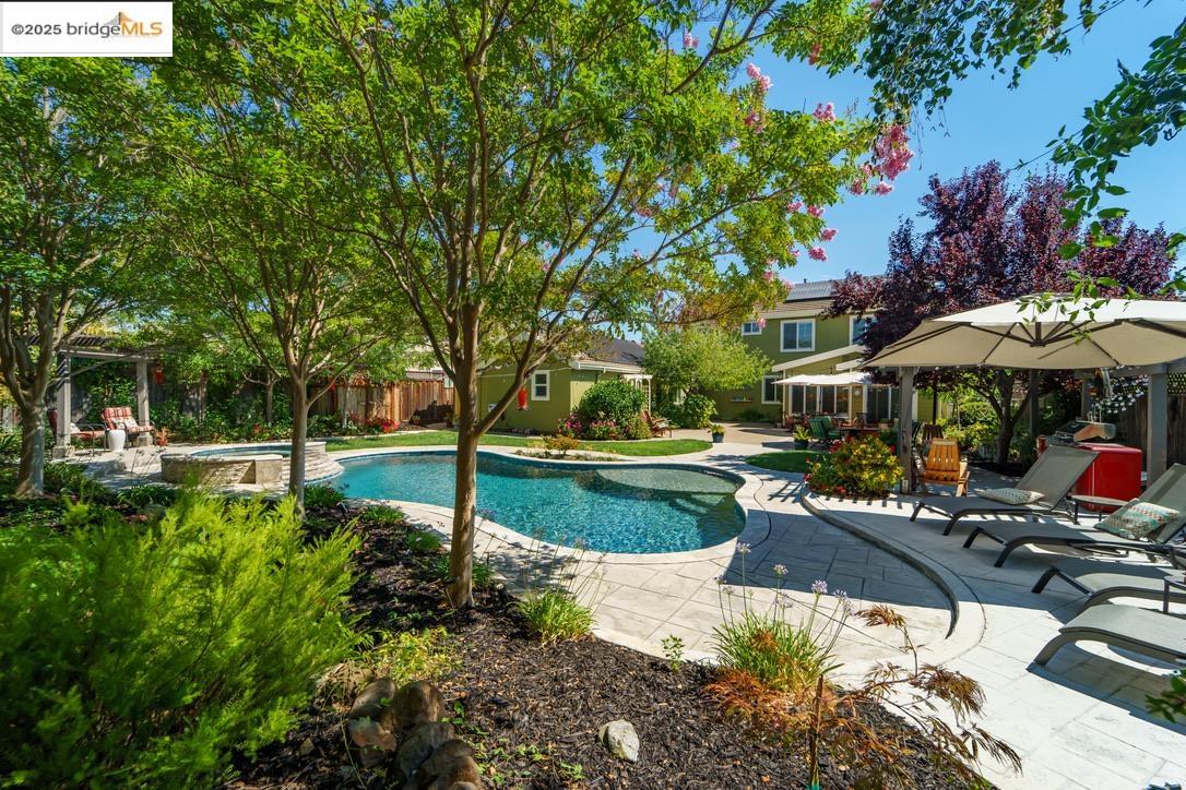 1164 Lexington Way
